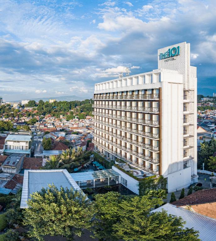 hotels with balcony in Bogor