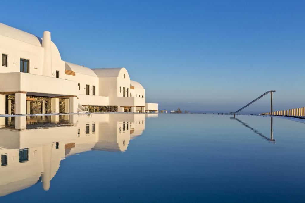 hotels with balcony in Oia