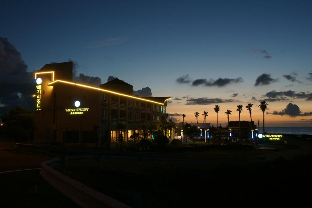 hotels with balcony in Jeju City