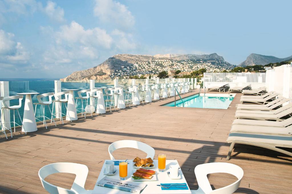 hotels with balcony in Calpe