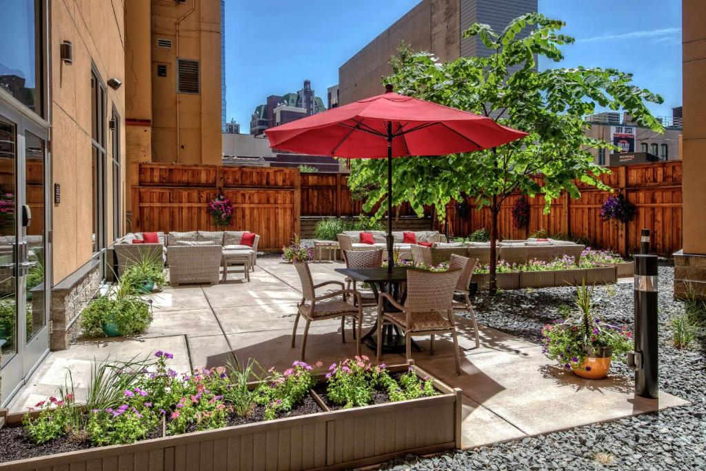 hotels with balcony in Minneapolis