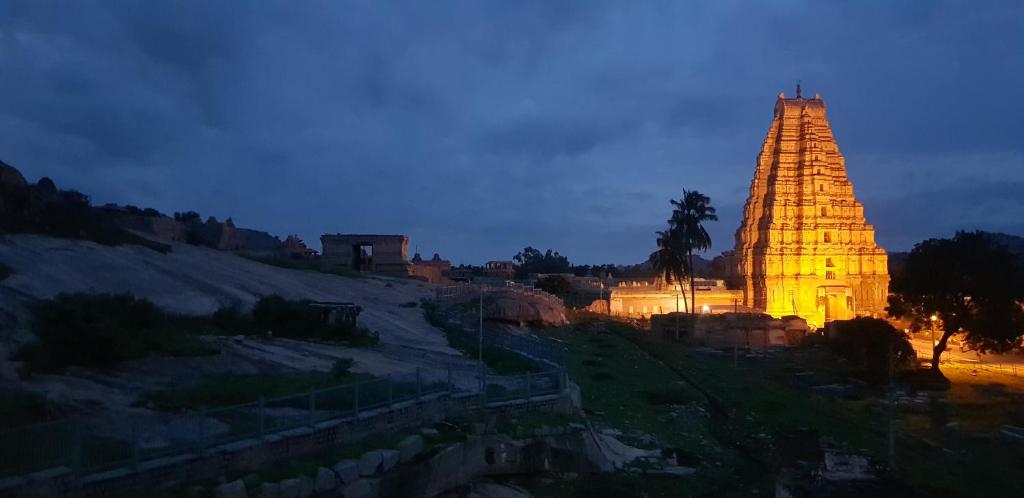 hotels with balcony in Hampi