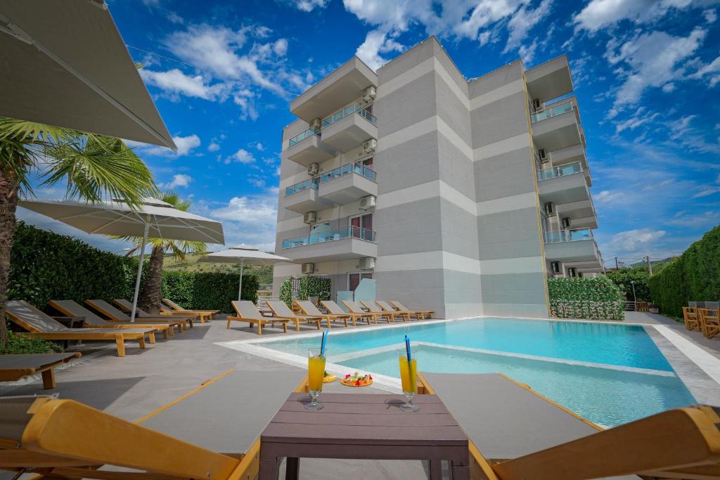 hotels with balcony in Ksamil