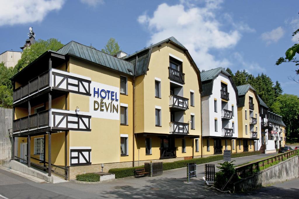 hotels with balcony in Marianske Lazne