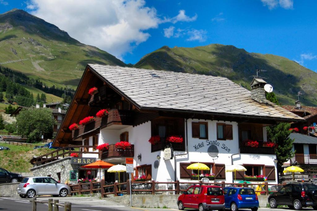 hotels with balcony in Champoluc