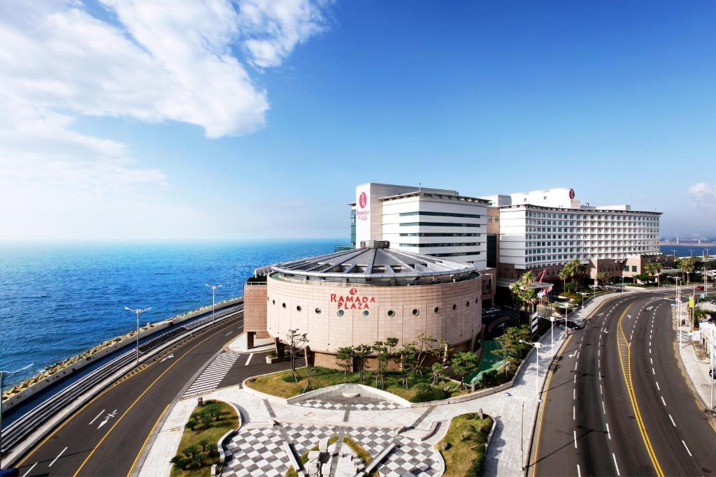 hotels with balcony in Jeju City