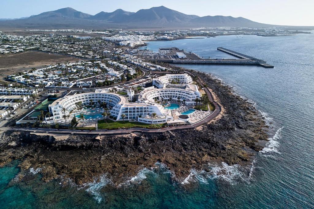 hotels with balcony in Lanzarote