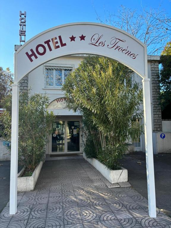 hotels with balcony in Montpellier