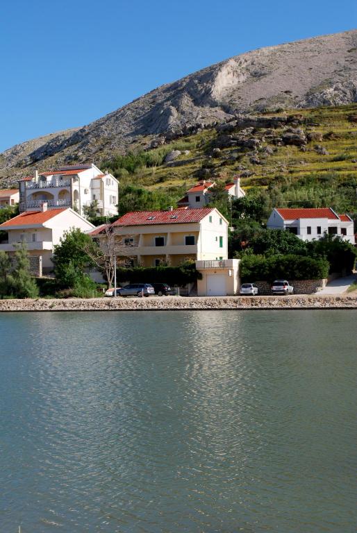 hotels with balcony in Pag