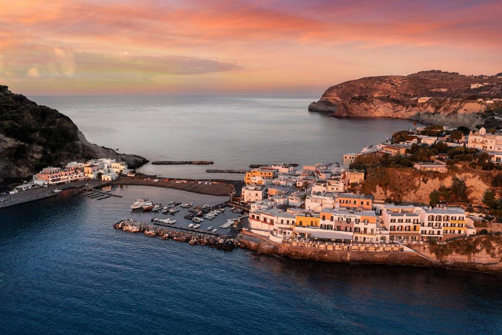 hotels with balcony in Ischia