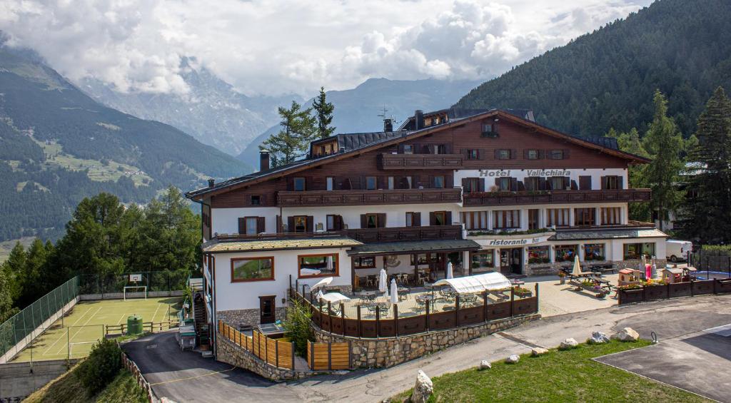 hotels with balcony in Bormio