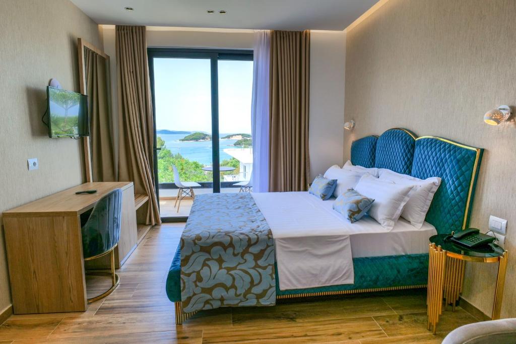 hotels with balcony in Ksamil