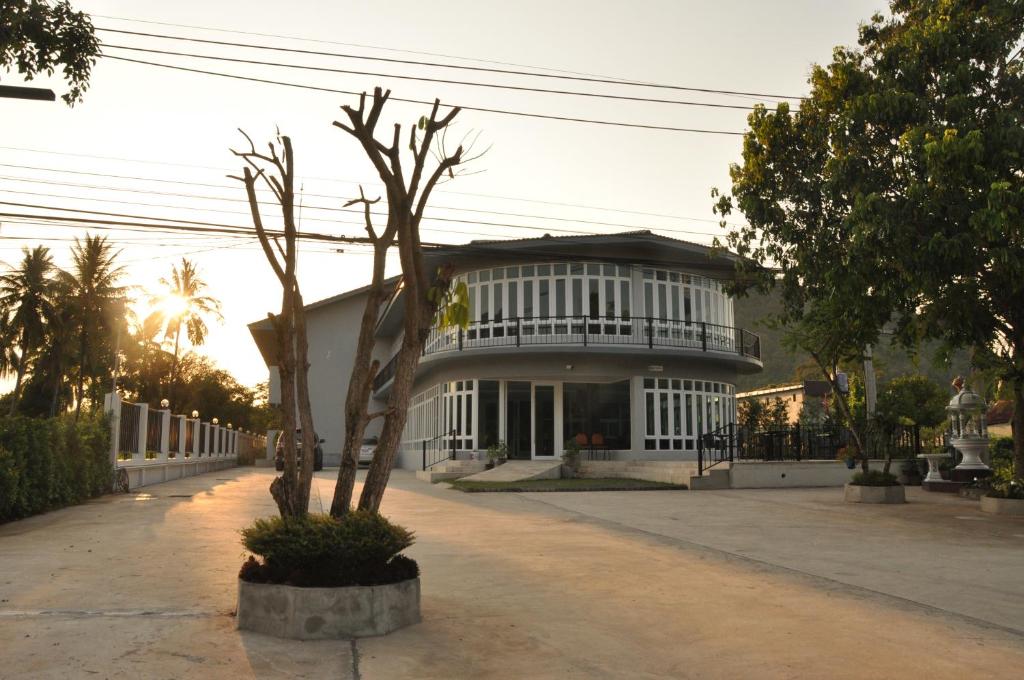 hotels with balcony in Mu Si