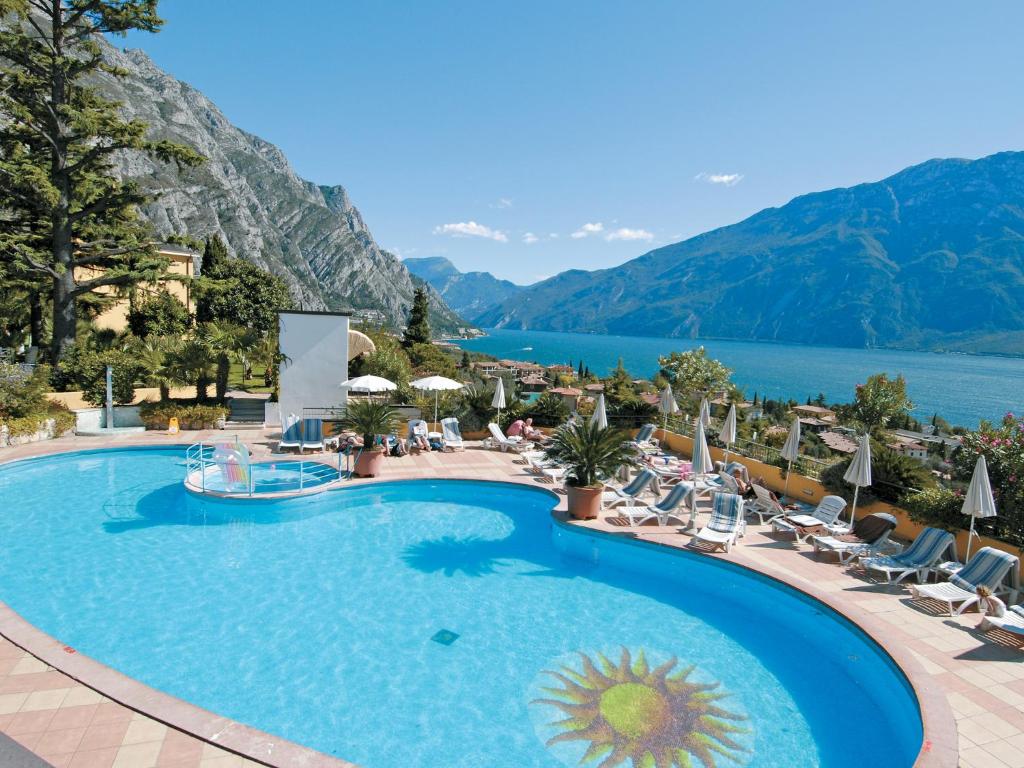 hotels with balcony in Limone Sul Garda