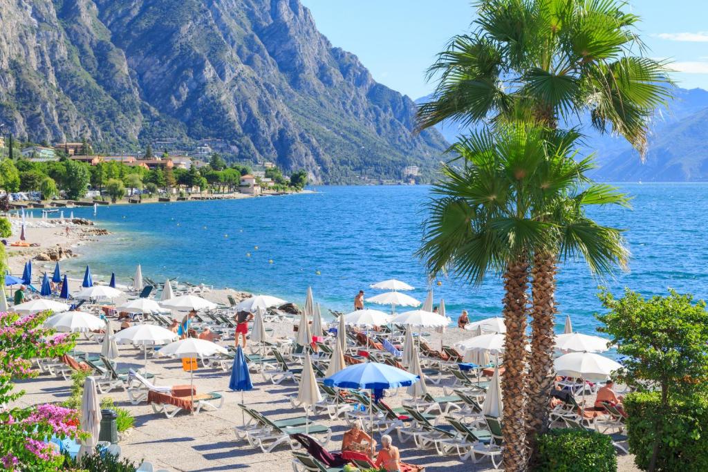 hotels with balcony in Limone Sul Garda