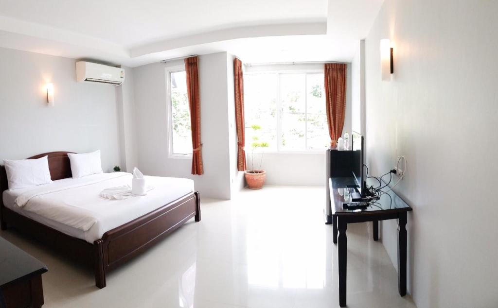 hotels with balcony in Krabi Town