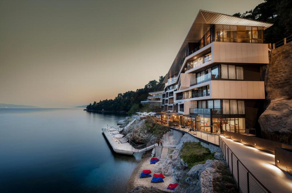 hotels with balcony in Opatija