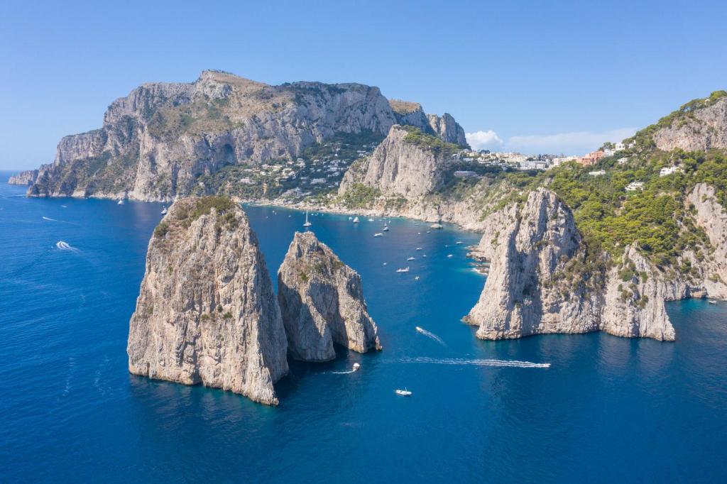 hotels with balcony in Capri