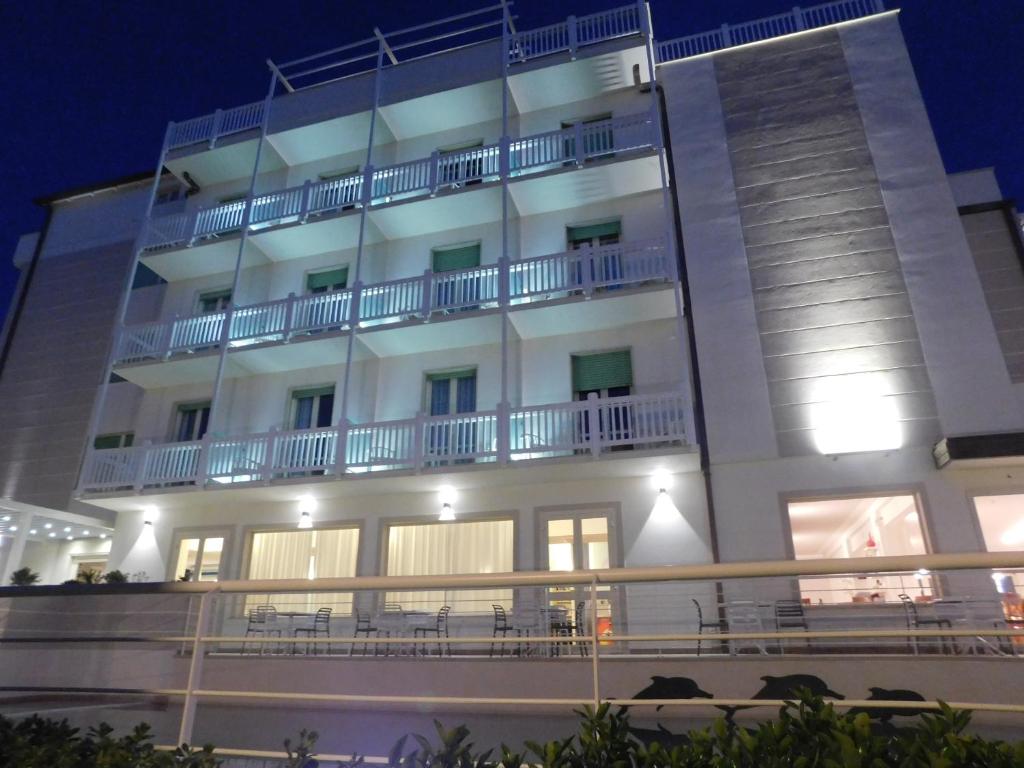 hotels with balcony in Marina Di Pietrasanta