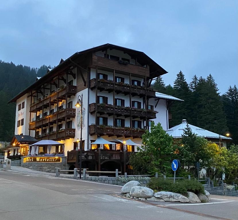 hotels with balcony in Madonna Di Campiglio Chiesa Di San Vigilio