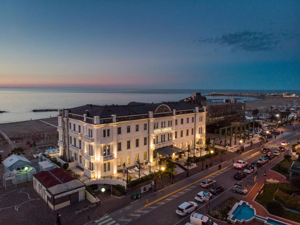 hotels with balcony in Cattolica Piazza Del Tramonto