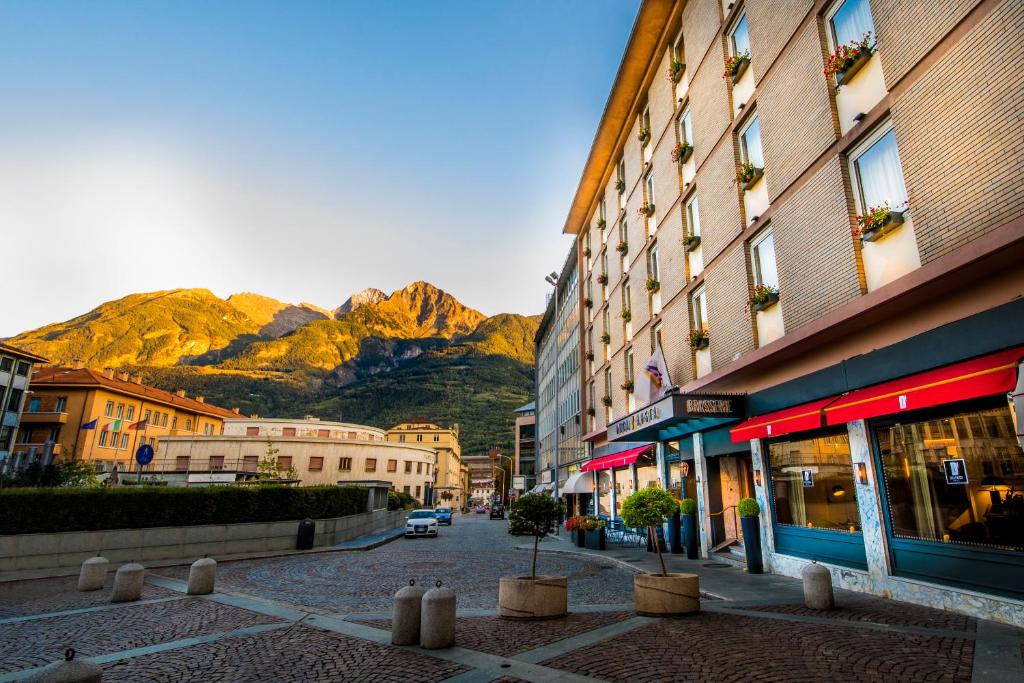 hotels with balcony in Aosta