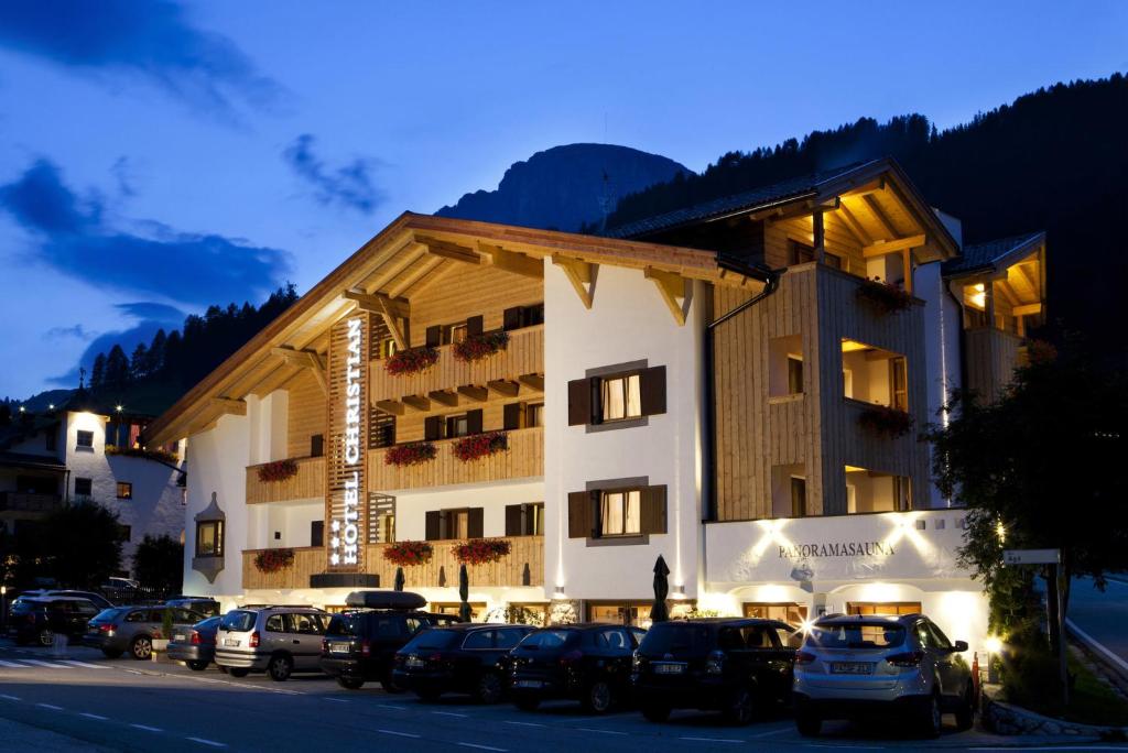 hotels with balcony in Corvara In Badia