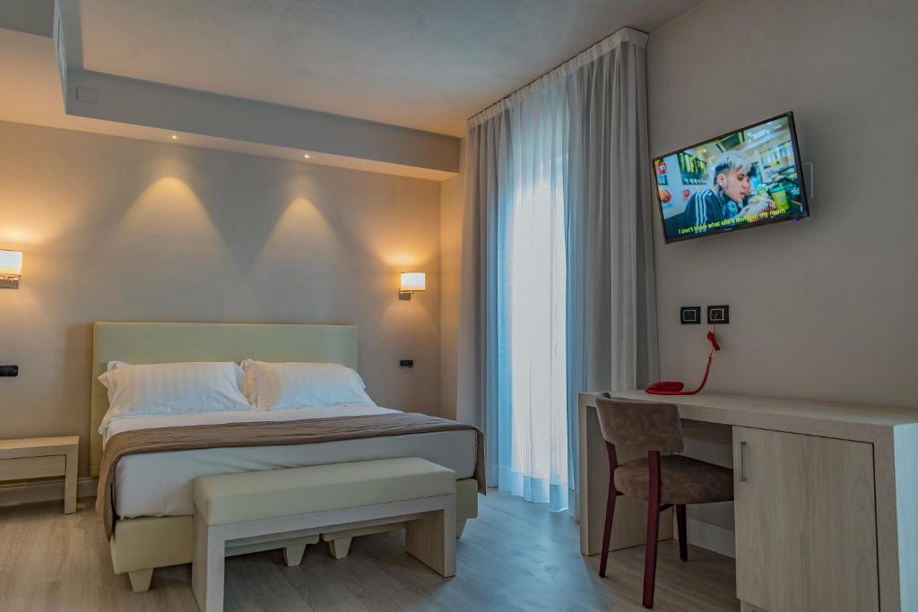 hotels with balcony in Marina Di Pietrasanta