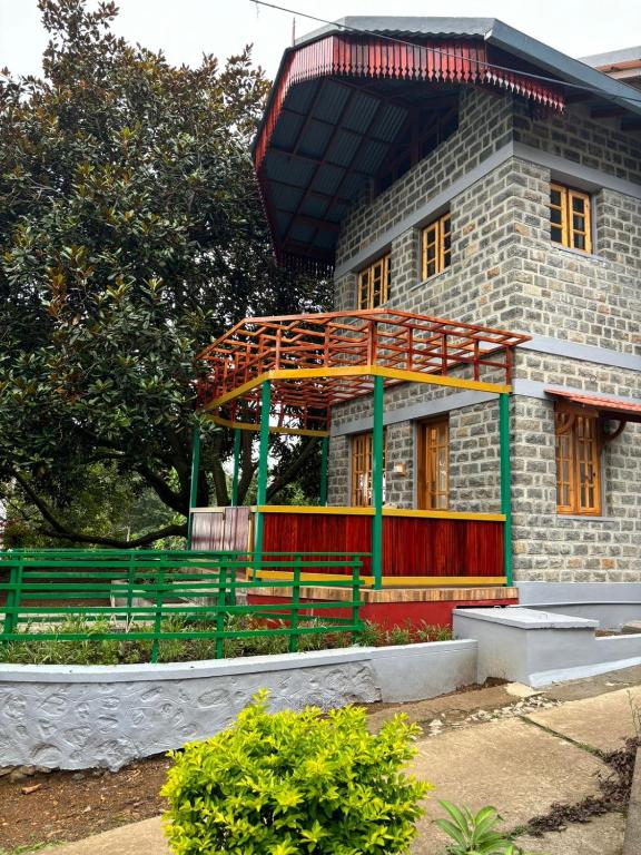 hotels with balcony in Kodaikanal