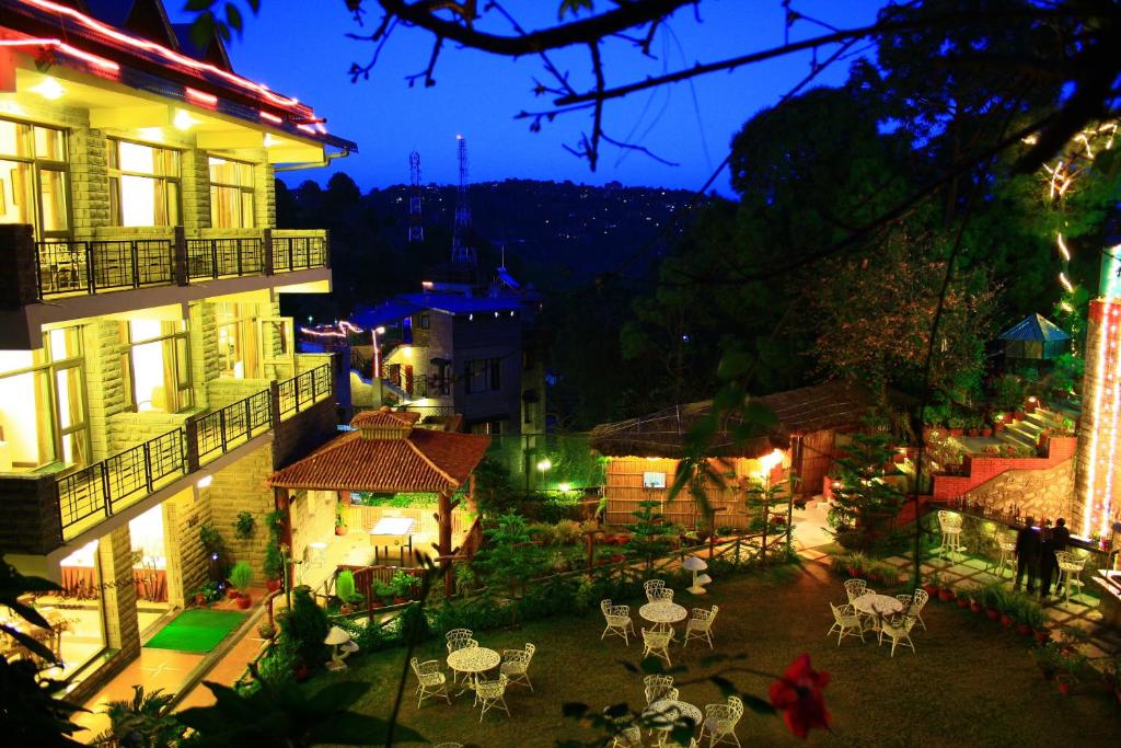 hotels with balcony in Kasauli