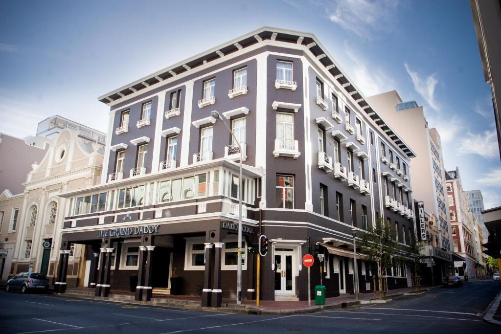 hotels with balcony in Cape Town District Six Museum