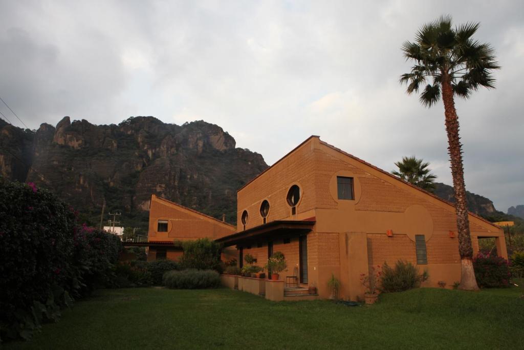 hotels with balcony in Tepoztlan