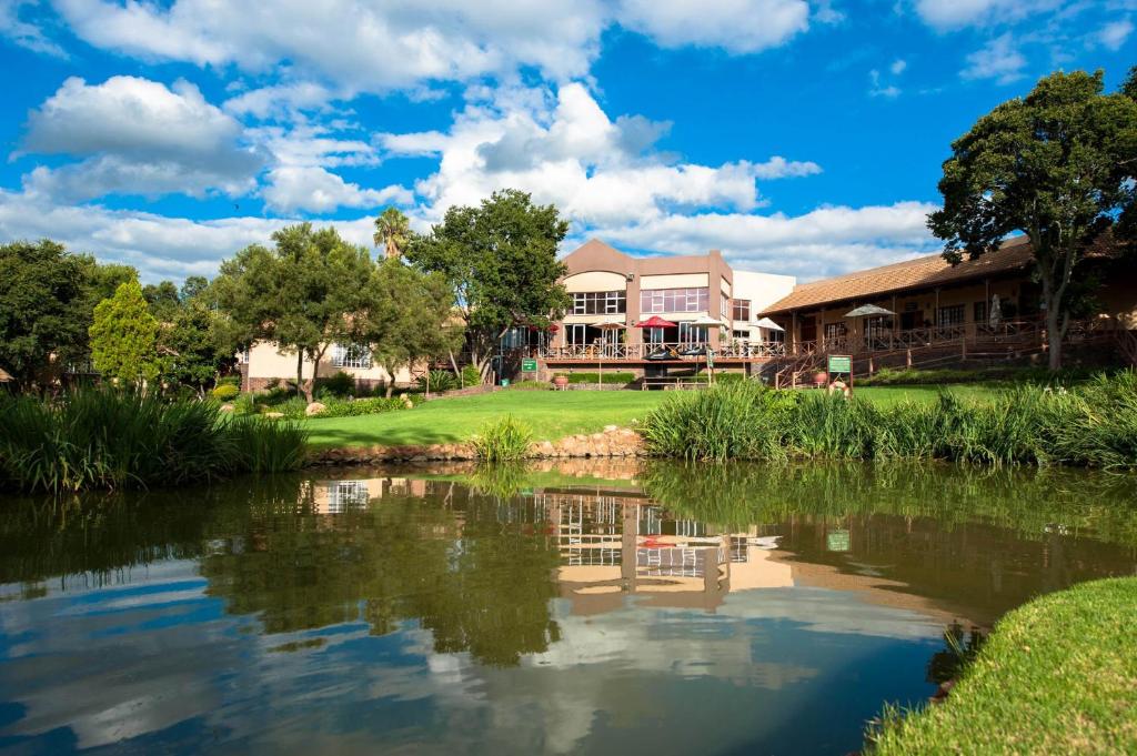 hotels with balcony in Muldersdrift