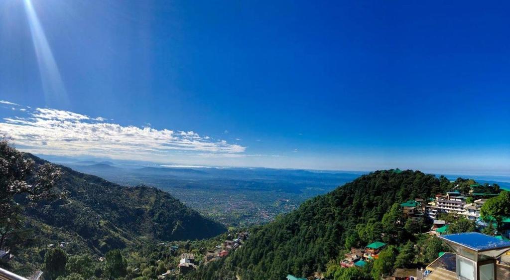 hotels with balcony in Macleodganj