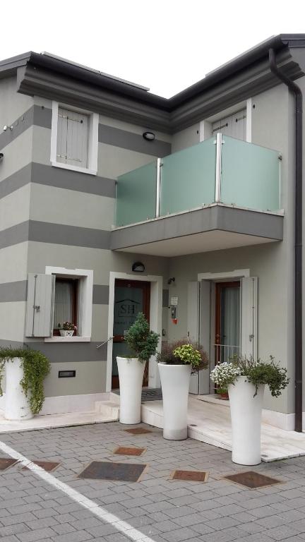 hotels with balcony in Treviso