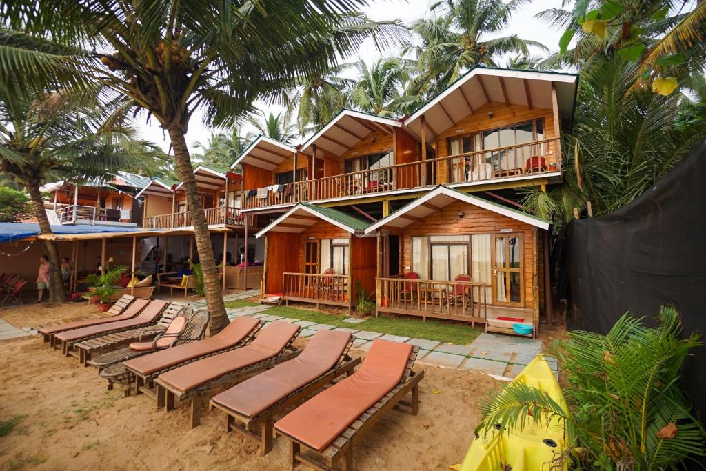 hotels with balcony in Agonda