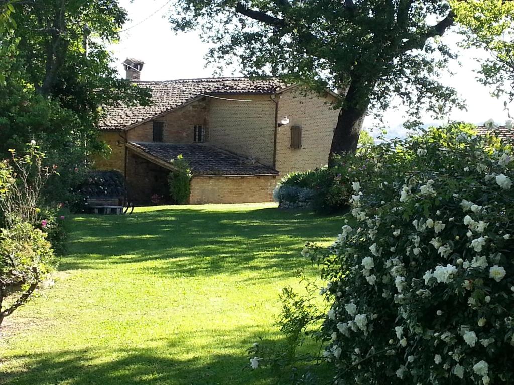 hotels with balcony in Urbino