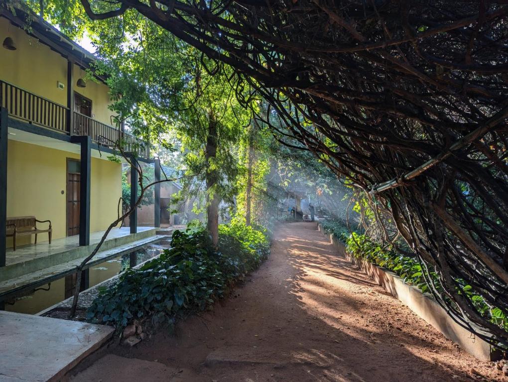 hotels with balcony in Sigiriya