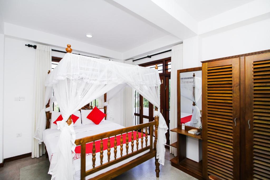 hotels with balcony in Galle