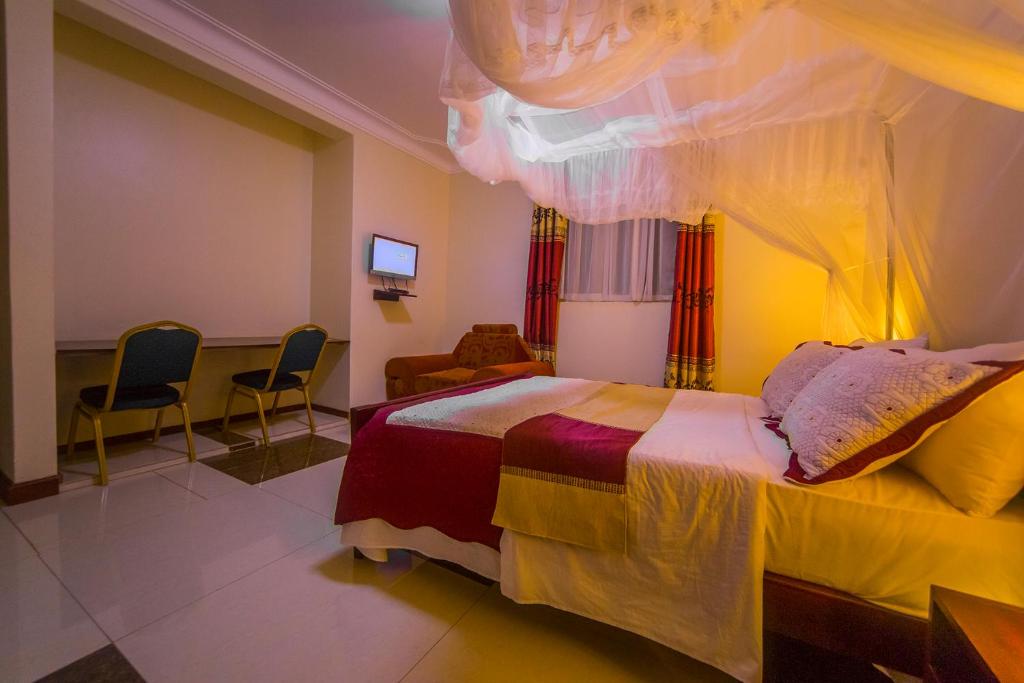 hotels with balcony in Entebbe