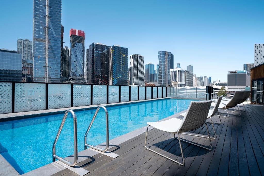 hotels with balcony in Melbourne Australia