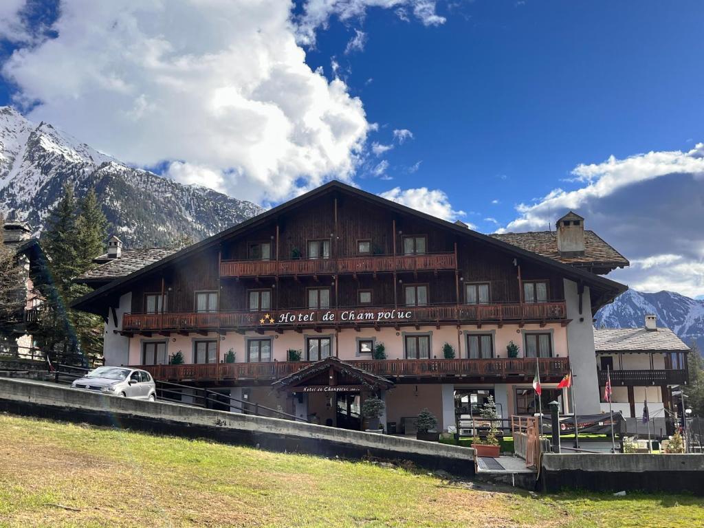 hotels with balcony in Champoluc