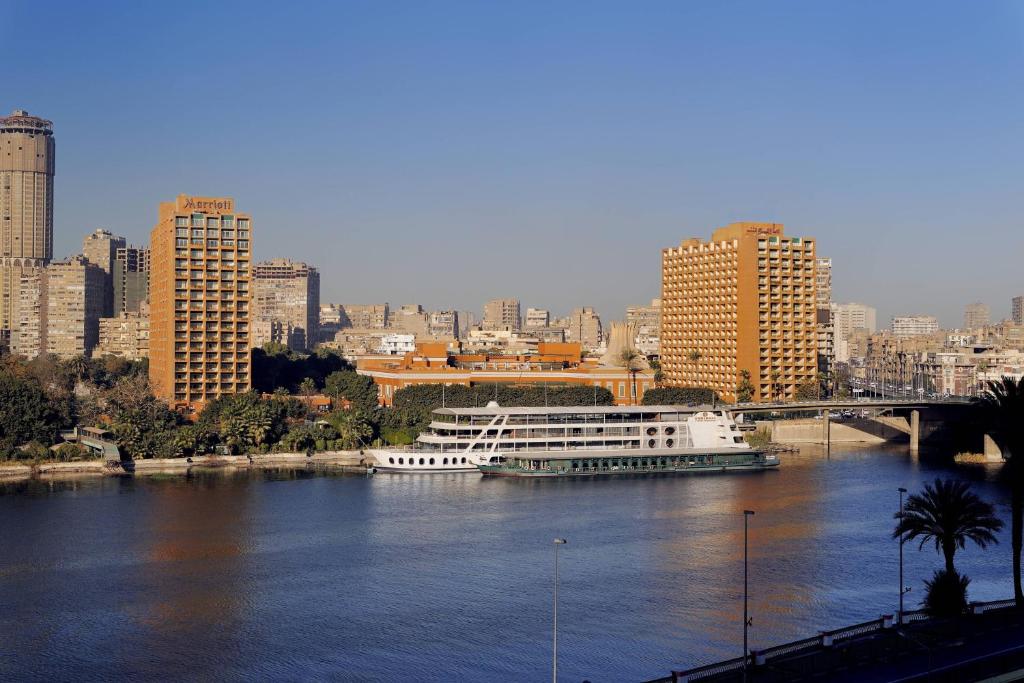 hotels with balcony in Cairo