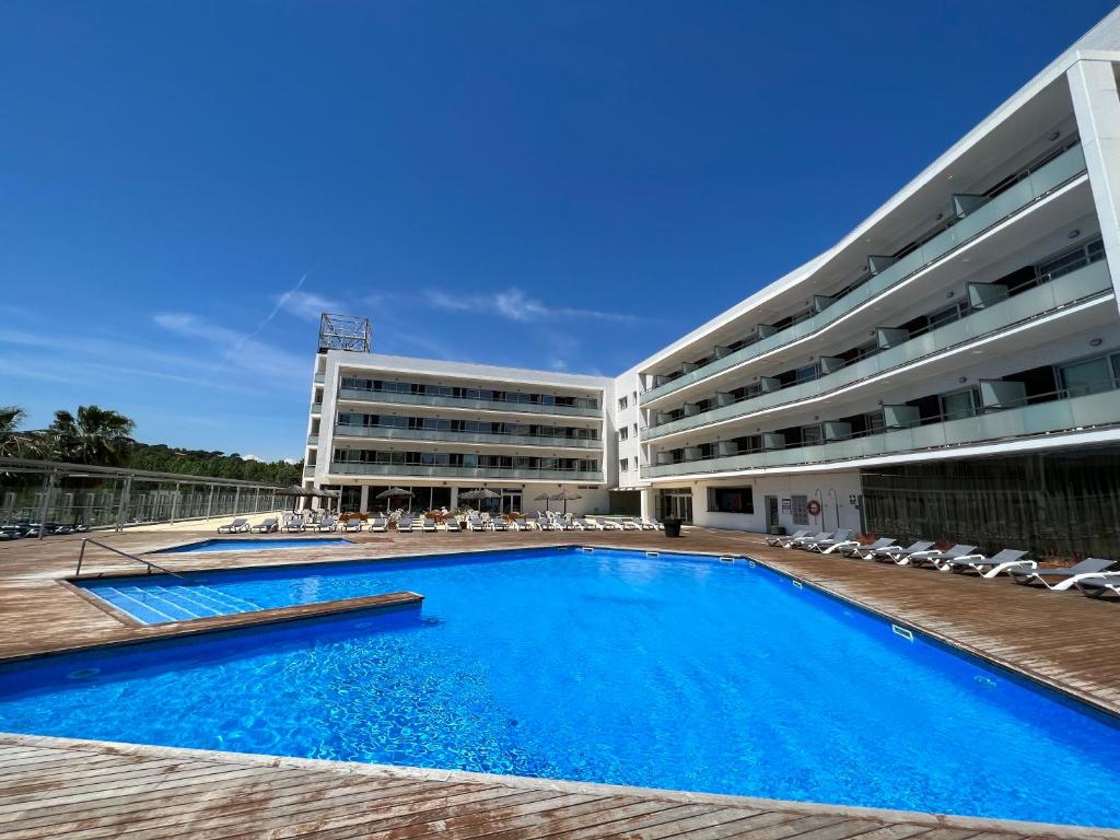 hotels with balcony in Platja Daro