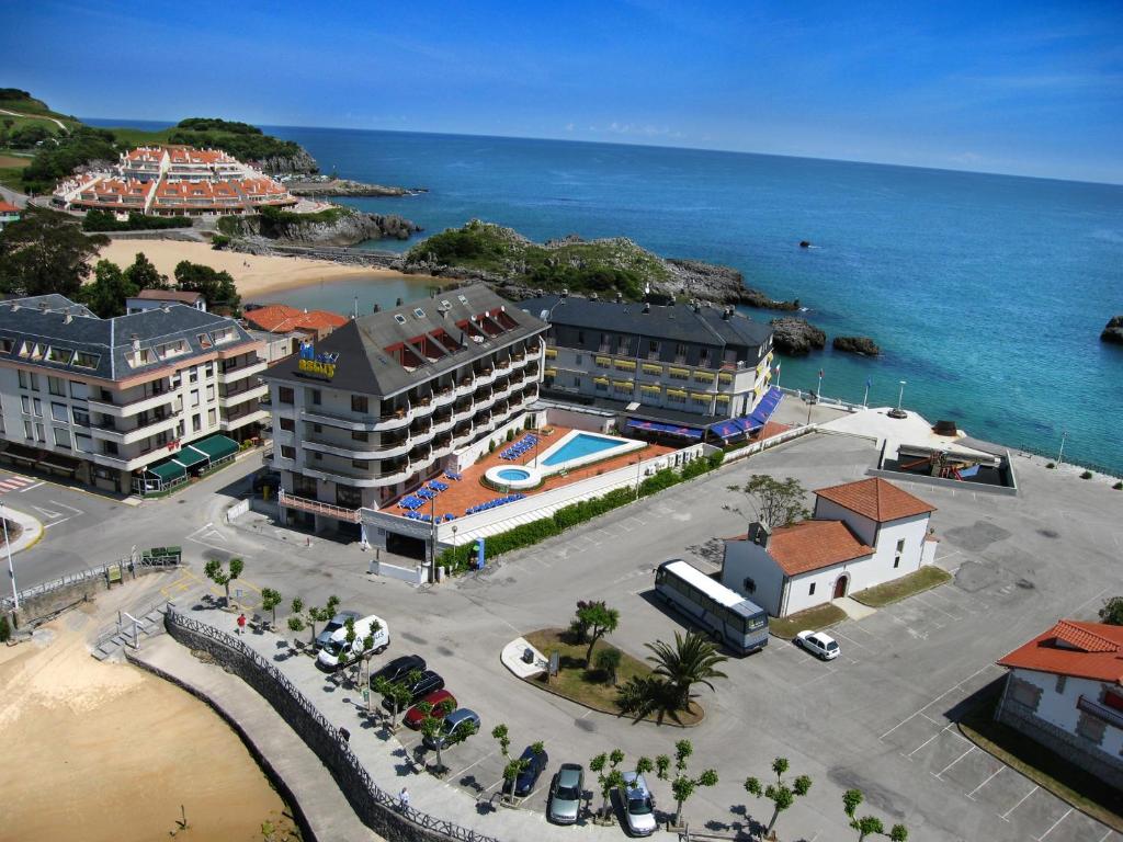 hotels with balcony in Cantabria Coast