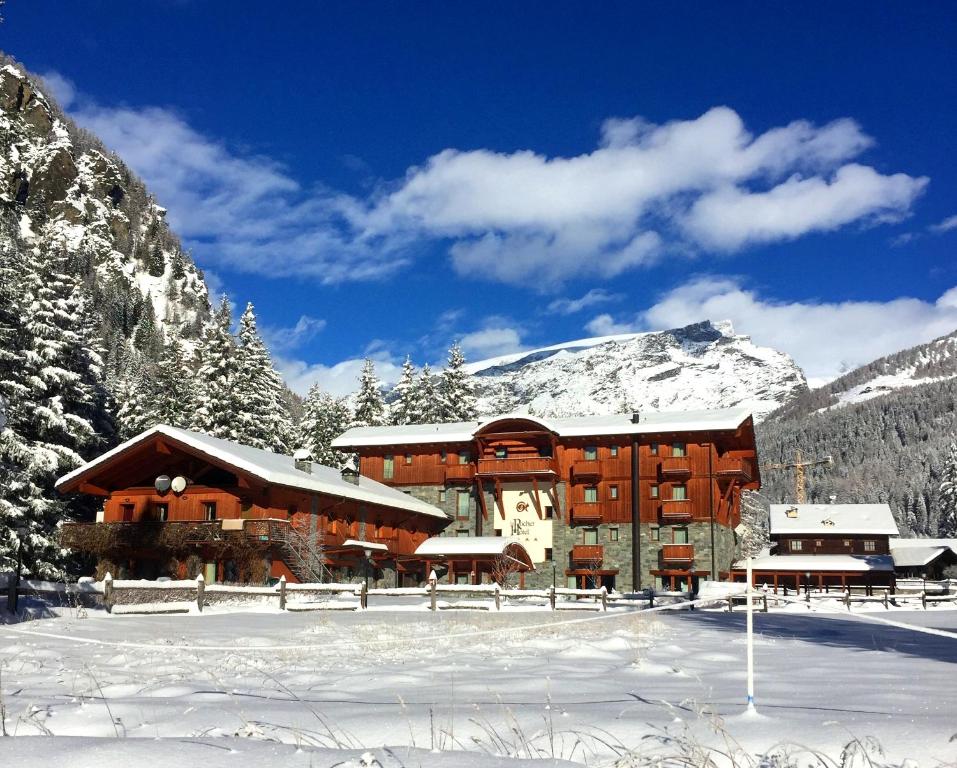 hotels with balcony in Champoluc