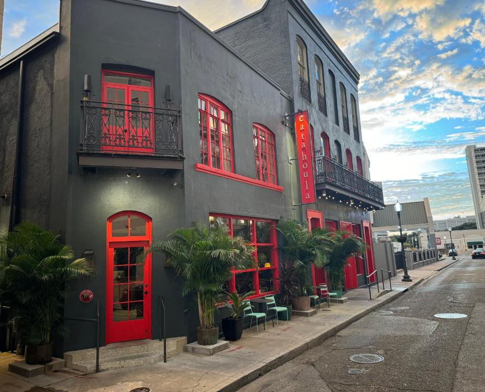 hotels with balcony in Louisiana