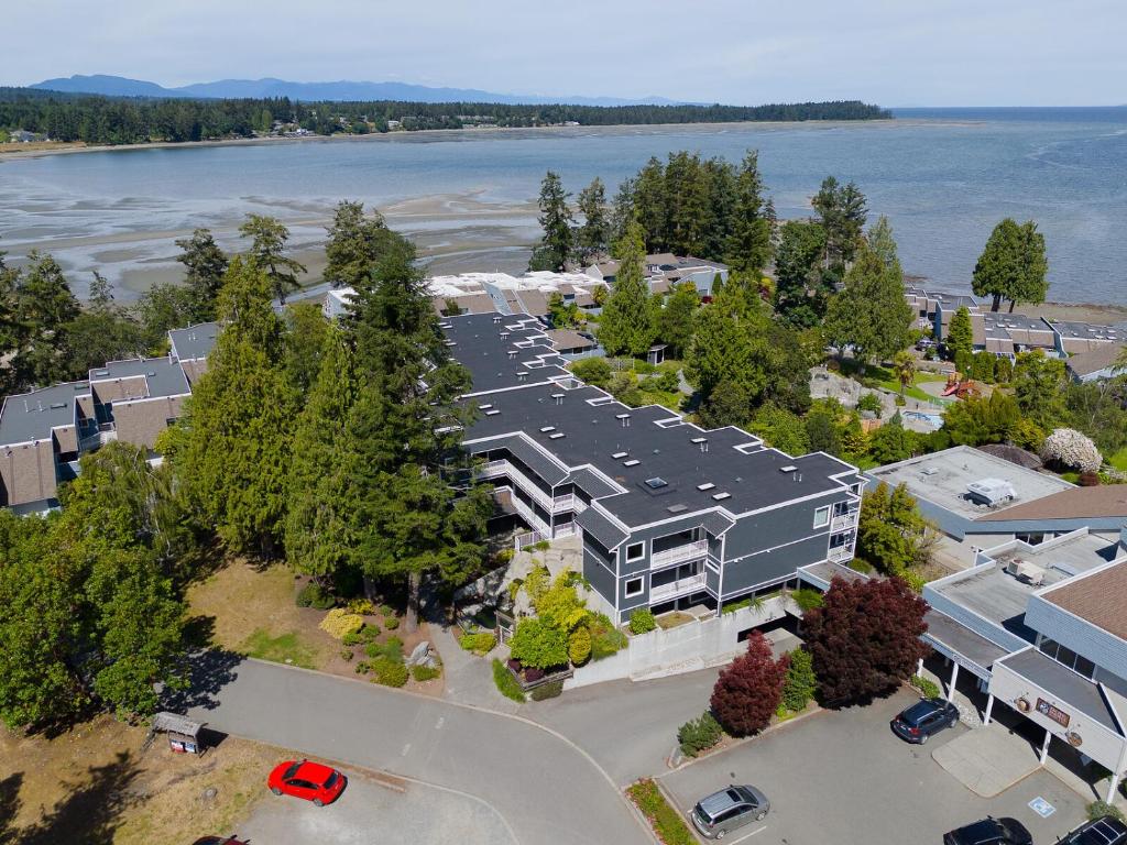 hotels with balcony in Vancouver Island