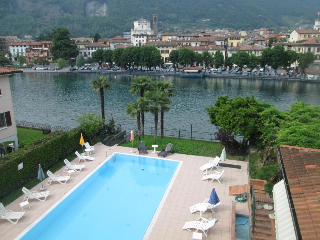 hotels with balcony in Lake Iseo