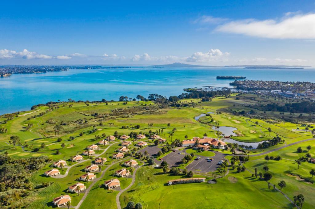 hotels with balcony in Auckland